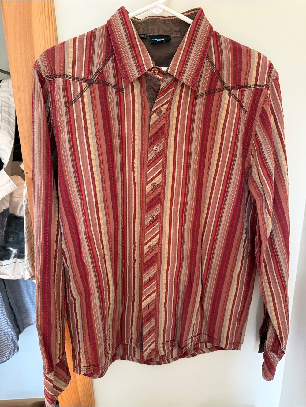 Kavu M button down